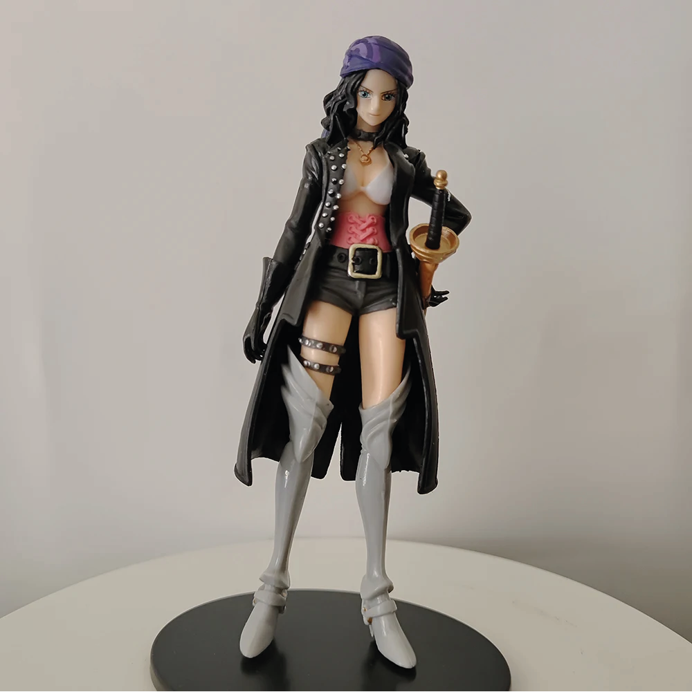 ROBIN: ONE PIECE 18 CM