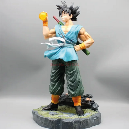 GOKU SOSTENIENDO ESPERA: DRAGON BALL  43 CM